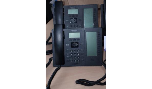 4 telefoontoestellen PANASONIC, type KX-HDV230, werking niet gekend